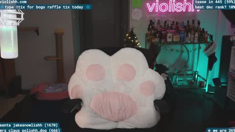 Snapshot of violishh chatting on 12-18-24, 02:21 follow me on twitter violishh and ig violishh online show from 12-18-24, 02:21