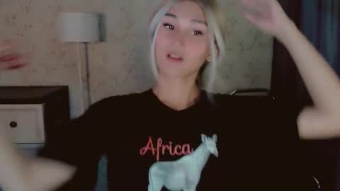 Pearl online show from 03-19-26, 03:10