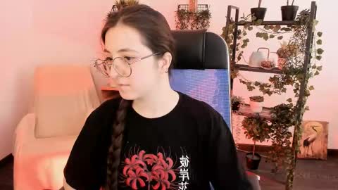 Snapshot of virtualvoyant chatting on 02-17-26, 06:43 your love online show from 02-17-26, 06:43