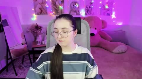 Snapshot of virtualvoyant chatting on 02-19-26, 01:45 your love online show from 02-19-26, 01:45