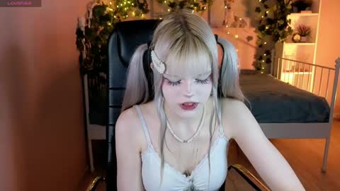 Snapshot of vitamorphosis chatting on 03-27-26, 09:25 Vita online show from 03-27-26, 09:25