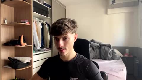 vitoraugustoxxx online show from 11-01-25, 11:45