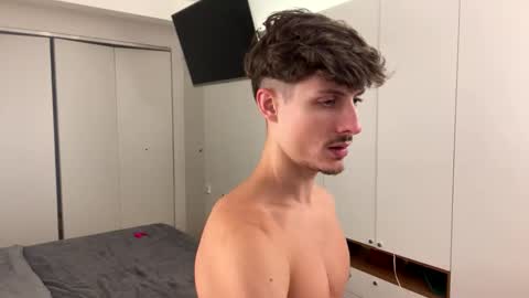 vitoraugustoxxx online show from 12-17-25, 10:05