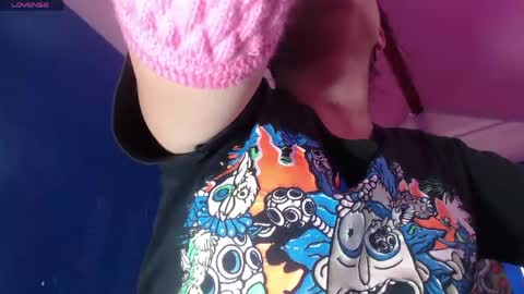 Snapshot of vitoria23_ chatting on 04-25-26, 01:36 victoria 3 online show from 04-25-26, 01:36