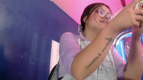 Snapshot of vitoria23_ chatting on 06-06-26, 02:33 victoria 3 online show from 06-06-26, 02:33