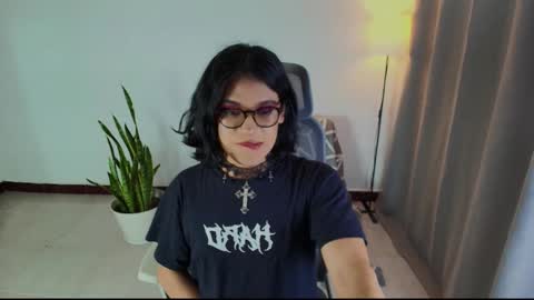 VittaaaPlease help me with your thumbs up its important  online show from 01-15-26, 02:38