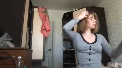 Snapshot of viv983161 chatting on 11-12-25, 08:04 viv983161 online show from 11-12-25, 08:04