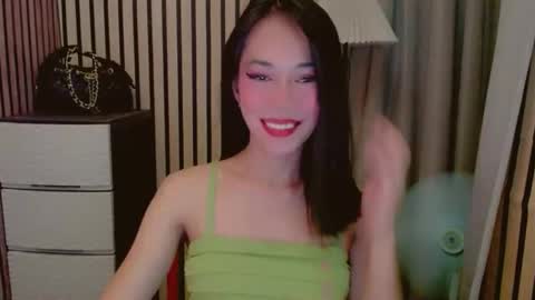 Snapshot of vivahotbabessandra chatting on 04-24-26, 12:51 SANDRA GOING YOU online show from 04-24-26, 12:51