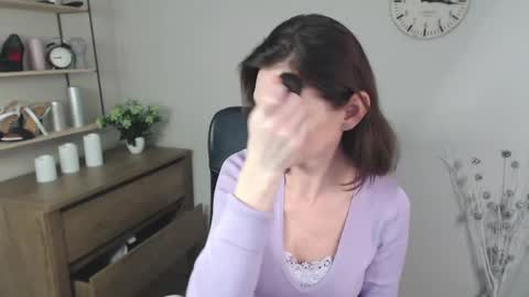 Snapshot of vivian_dream chatting on 12-10-24, 08:30 Vivian online show from 12-10-24, 08:30