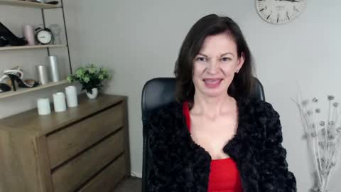 Snapshot of vivian_dream chatting on 12-30-24, 03:57 Vivian online show from 12-30-24, 03:57