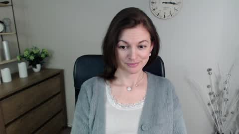 Snapshot of vivian_dream chatting on 01-21-25, 10:08 Vivian online show from 01-21-25, 10:08