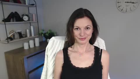 Snapshot of vivian_dream chatting on 02-07-25, 11:01 Vivian online show from 02-07-25, 11:01