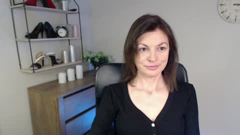 Snapshot of vivian_dream chatting on 02-12-25, 10:35 Vivian online show from 02-12-25, 10:35