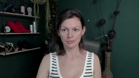 Snapshot of vivian_dream chatting on 03-11-25, 06:53 Vivian online show from 03-11-25, 06:53