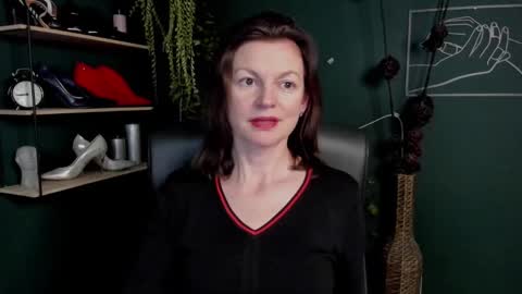 Snapshot of vivian_dream chatting on 03-12-25, 10:16 Vivian online show from 03-12-25, 10:16