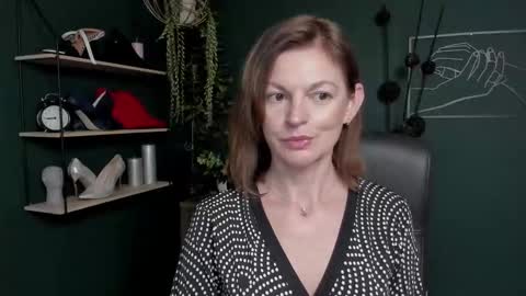 Snapshot of vivian_dream chatting on 09-15-25, 06:35 Vivian online show from 09-15-25, 06:35