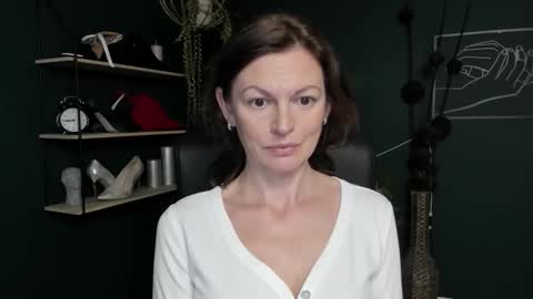 Snapshot of vivian_dream chatting on 09-22-25, 08:16 Vivian online show from 09-22-25, 08:16