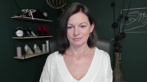 Snapshot of vivian_dream chatting on 09-24-25, 08:28 Vivian online show from 09-24-25, 08:28