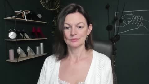 Snapshot of vivian_dream chatting on 09-29-25, 06:40 Vivian online show from 09-29-25, 06:40