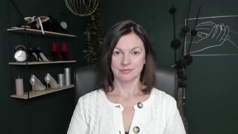 Snapshot of vivian_dream chatting on 10-10-25, 07:51 Vivian online show from 10-10-25, 07:51