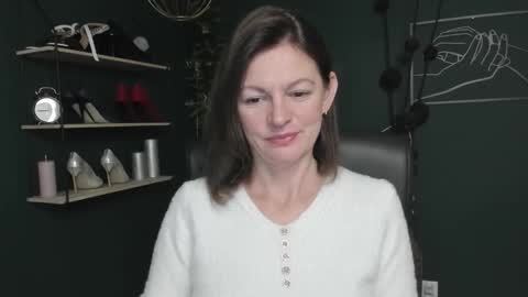Snapshot of vivian_dream chatting on 10-17-25, 06:16 Vivian online show from 10-17-25, 06:16