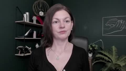 Vivian online show from 02-18-26, 09:38