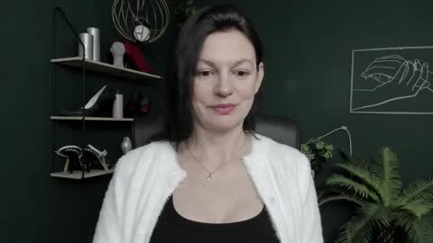 Vivian online show from 02-23-26, 07:39