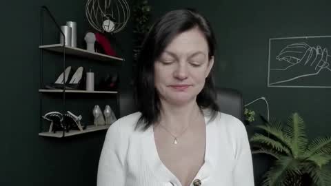 Vivian online show from 02-26-26, 08:02