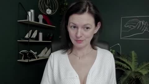 Vivian online show from 02-28-26, 06:58