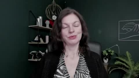 Vivian online show from 03-30-26, 05:52