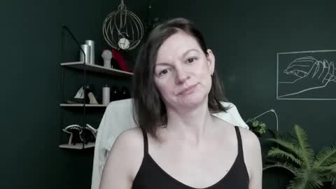 Vivian online show from 04-16-26, 05:52