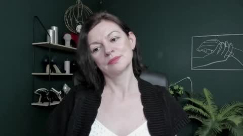 Vivian online show from 05-15-26, 06:31