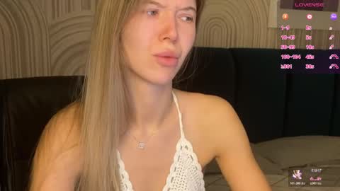 Vivian Evans online show from 10-27-25, 01:09