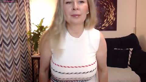 Vivian online show from 11-12-25, 06:08