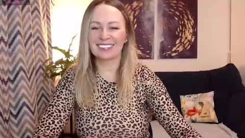 Vivian online show from 11-20-25, 05:12