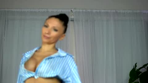 Vivi online show from 07-22-26, 08:33