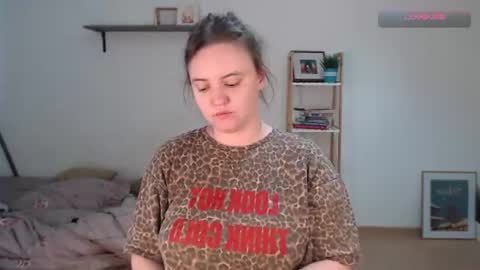 Snapshot of vivianmarble chatting on 08-09-26, 11:48 Lela online show from 08-09-26, 11:48