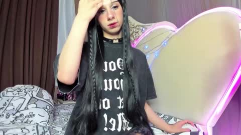 Snapshot of vivianmiller_ chatting on 02-14-25, 12:36 Vivian online show from 02-14-25, 12:36