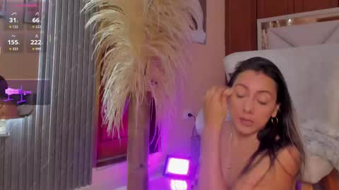 Snapshot of vivianne_scott chatting on 05-29-26, 02:26 Vivi online show from 05-29-26, 02:26