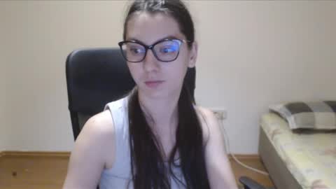 Snapshot of vivianngray chatting on 03-07-25, 12:37 Vivian Gray online show from 03-07-25, 12:37