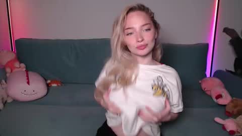 vivianwinters online show from 11-28-25, 09:28