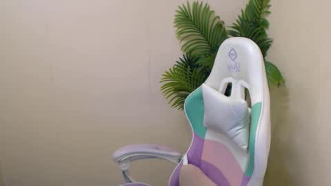 Vivien online show from 02-18-25, 09:53