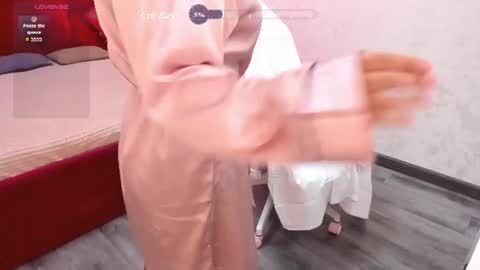 Vivien online show from 06-25-26, 05:12