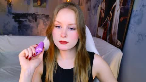 Vivien online show from 03-28-26, 05:18