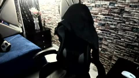 vivienne hadid online show from 07-24-26, 04:38