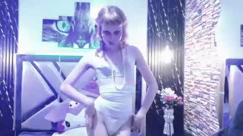 vivienne hadid online show from 07-29-26, 09:24