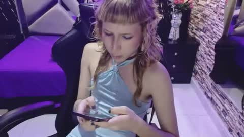 vivienne hadid online show from 07-31-26, 09:03