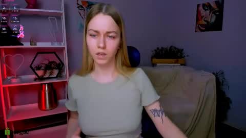 Snapshot of vivienne_sweet chatting on 03-03-25, 08:21 Vivi online show from 03-03-25, 08:21