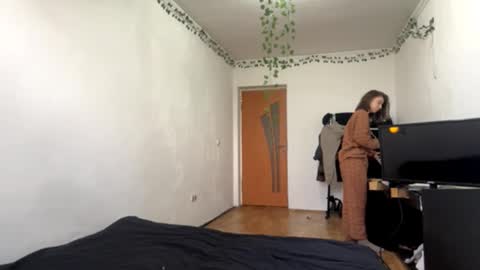 Vivi online show from 11-03-25, 07:09