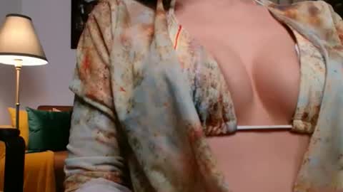 Vivienne online show from 04-16-26, 04:08